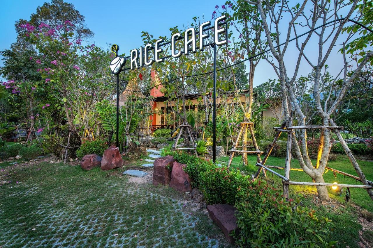 At Rice Resort Nakhon Nayok Exterior photo